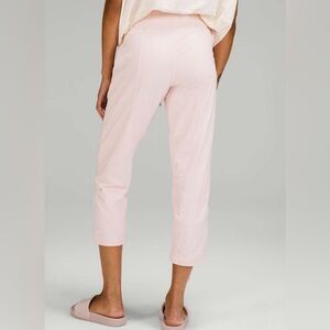 #83 Lululemon Dance Studio Mid-Rise Lined Crop 25" Strawberry Milkshake Sz 12